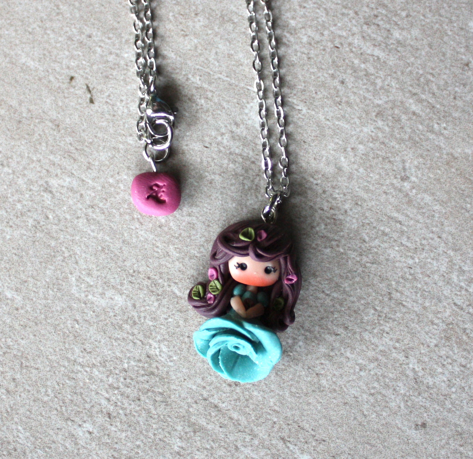 collana con ninfa blu fimo