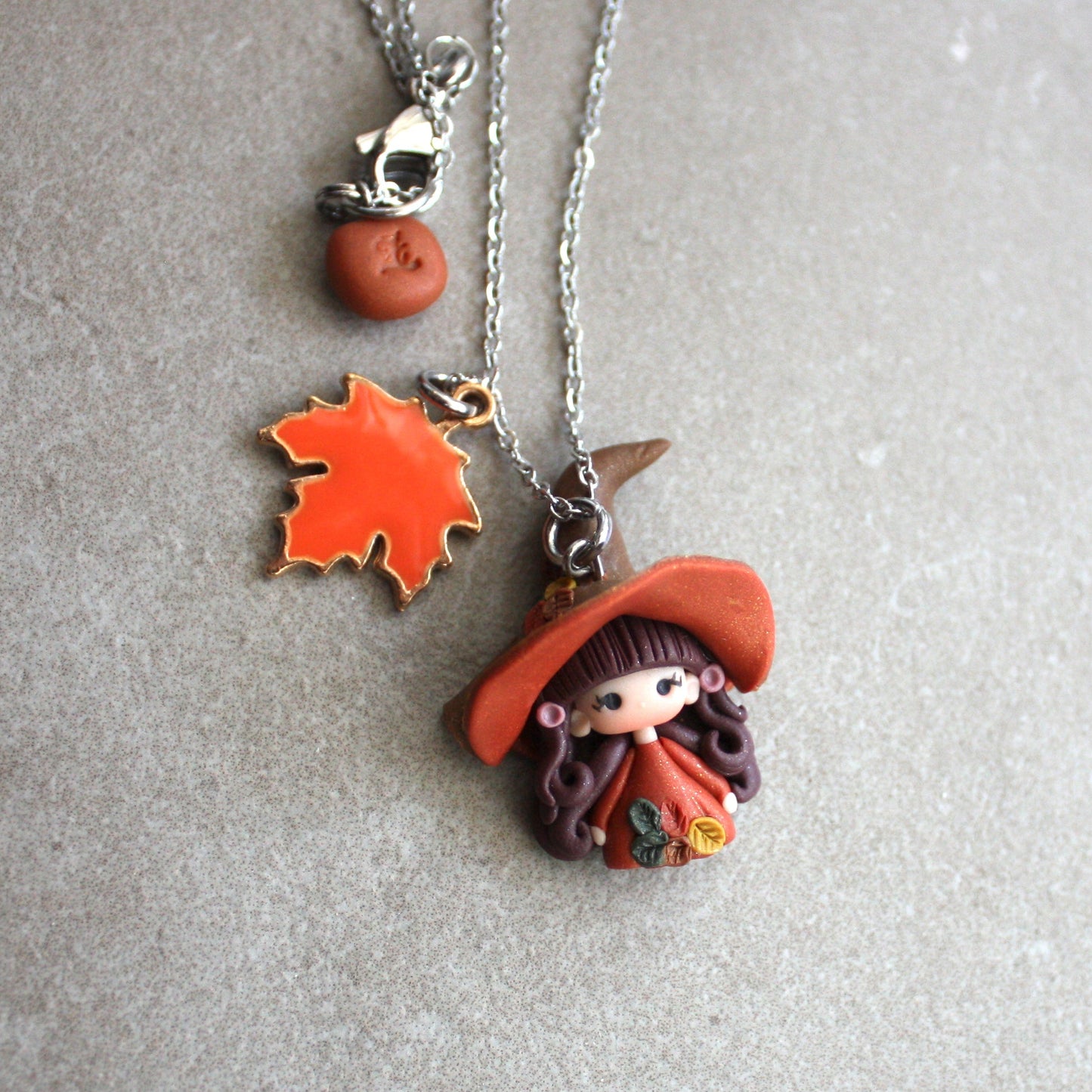 collana streghetta in fimo e foglia