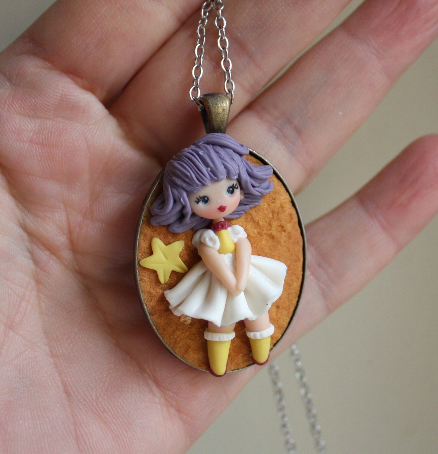 Collana in acciaio inox con piccola Creamy in fimo