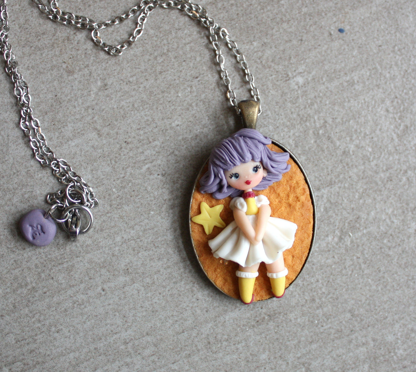 Collana in acciaio inox con piccola Creamy in fimo