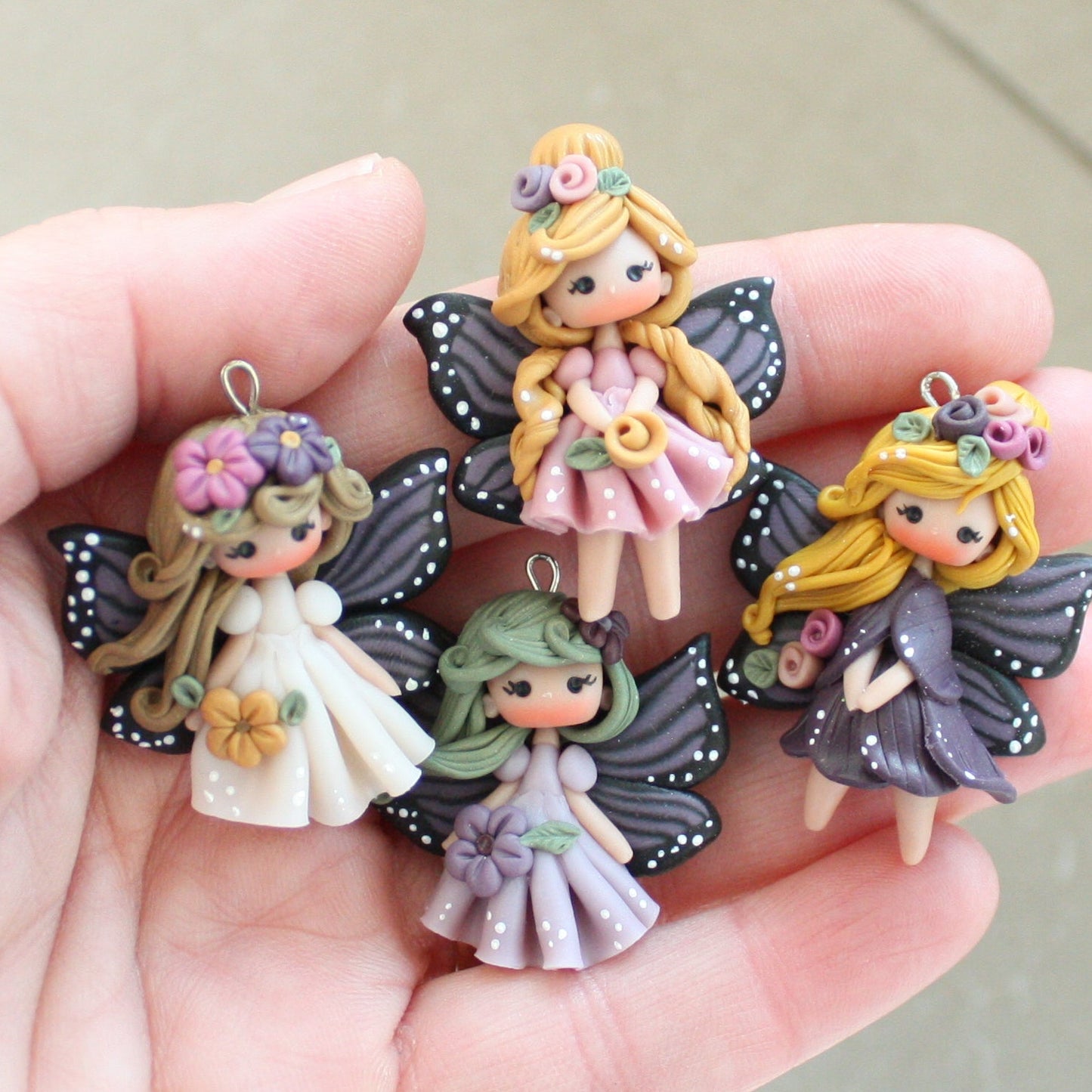 ciondolo fatina fimo fatta a mano