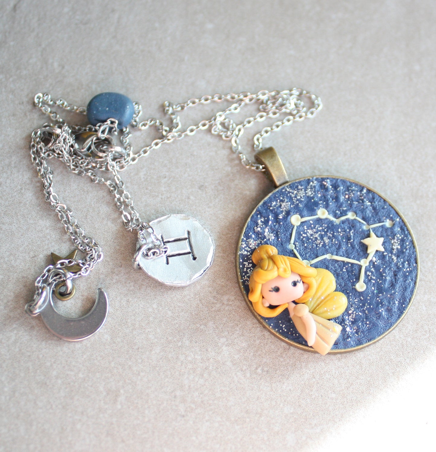 Collana Zodiacale Gemelli – Fatina Costellazione e Simbolo Inciso