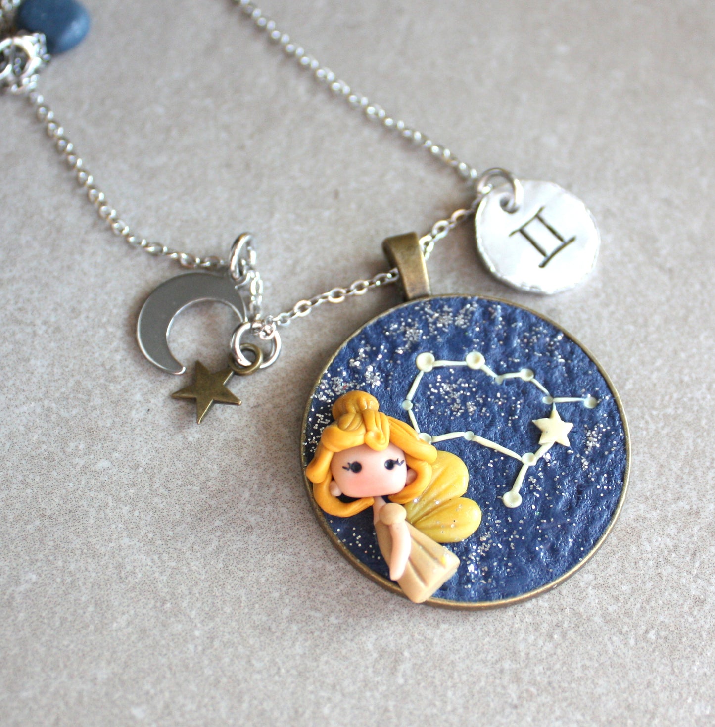 Collana Zodiacale Gemelli – Fatina Costellazione e Simbolo Inciso