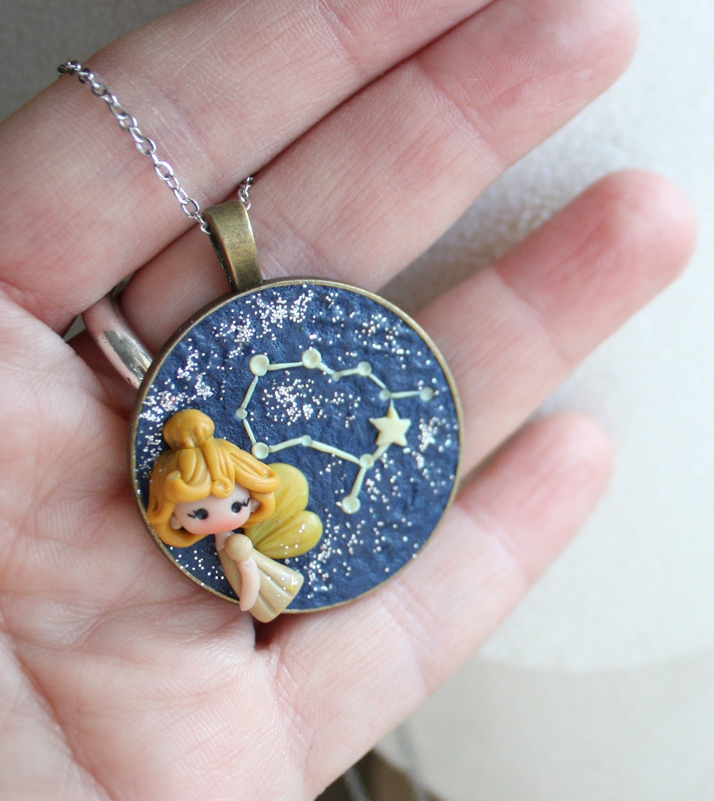 Collana Zodiacale Gemelli – Fatina Costellazione e Simbolo Inciso