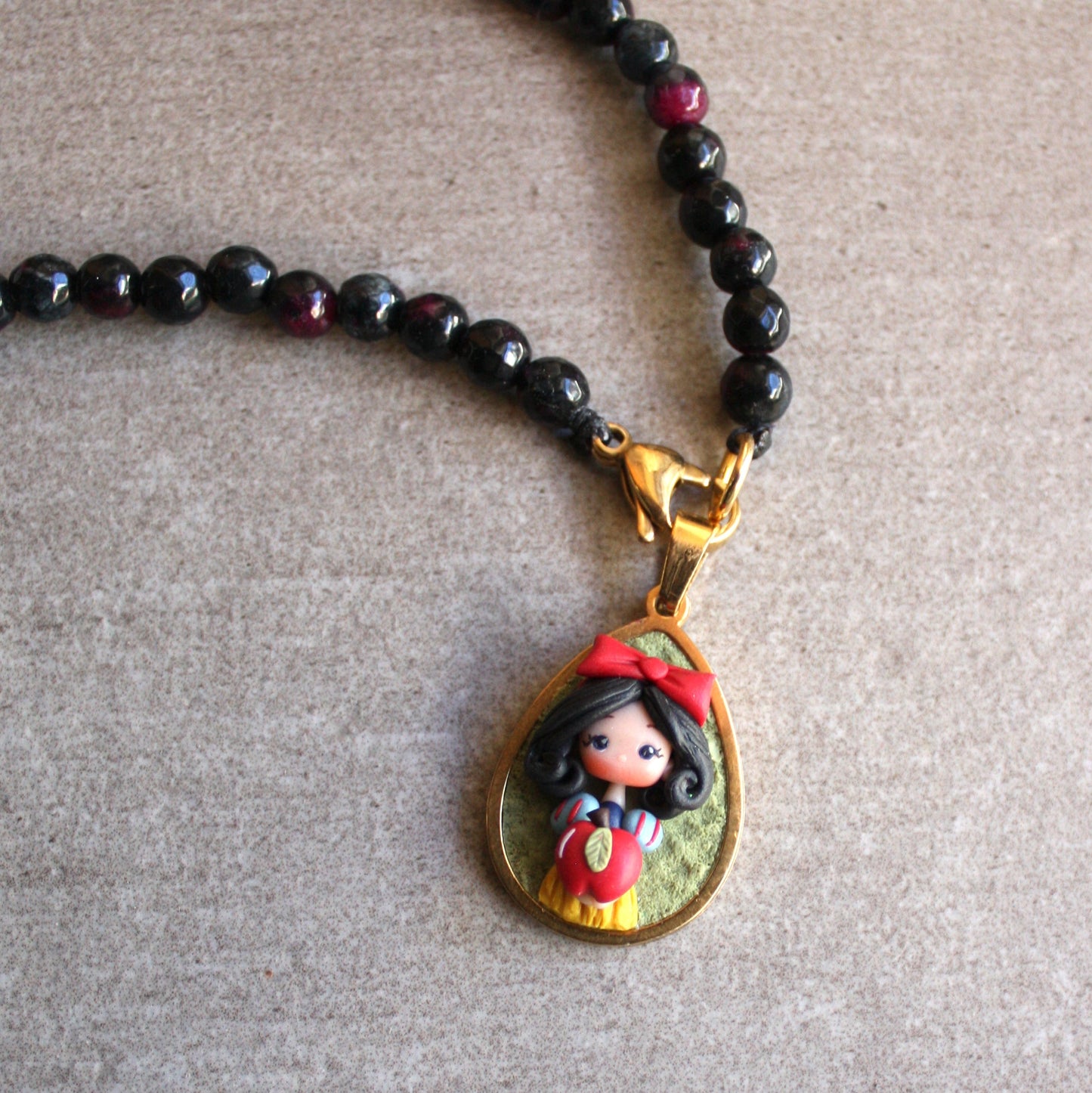 Gemstone necklace with Snow White cameo