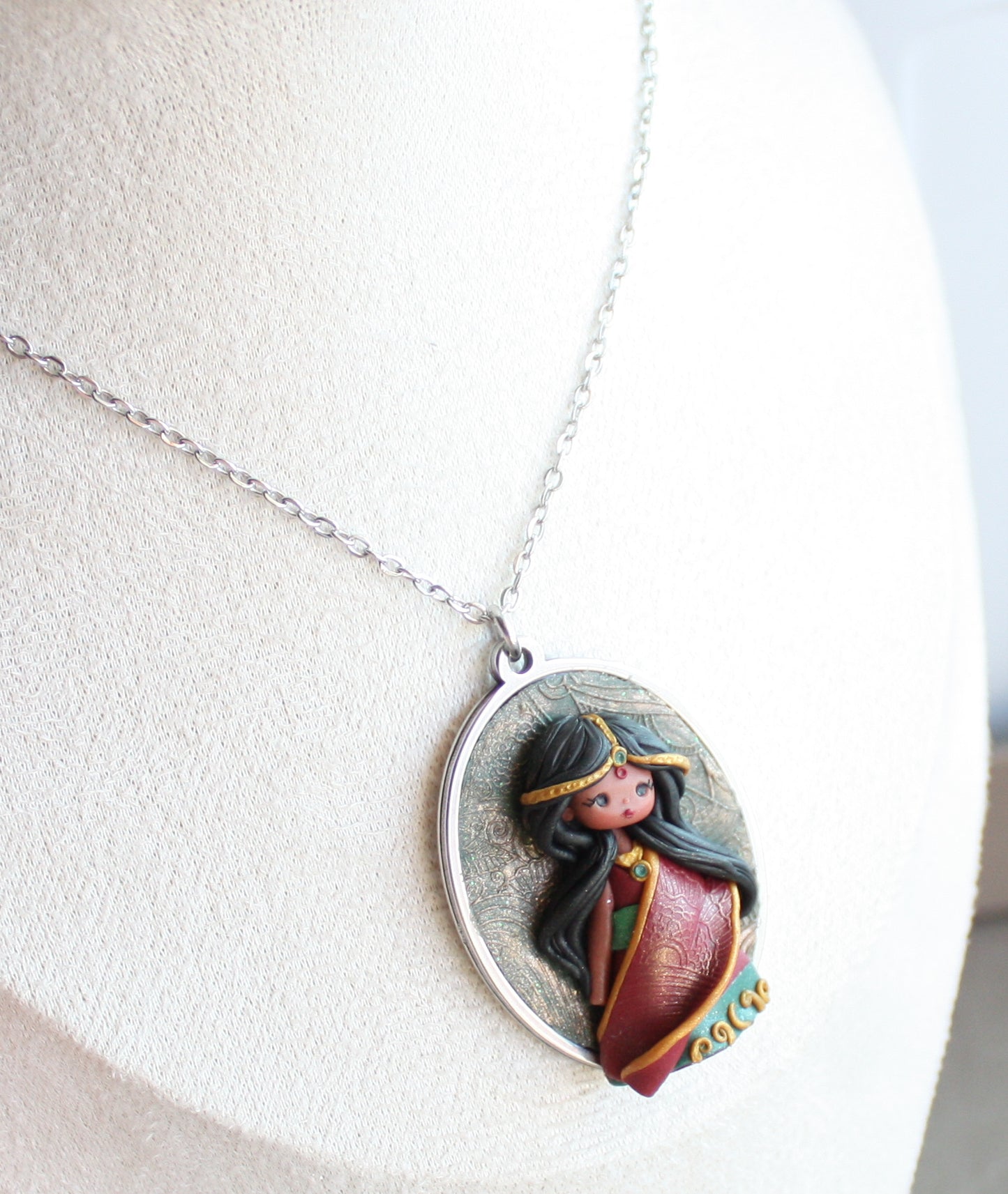 Dolls of the world- Indiana