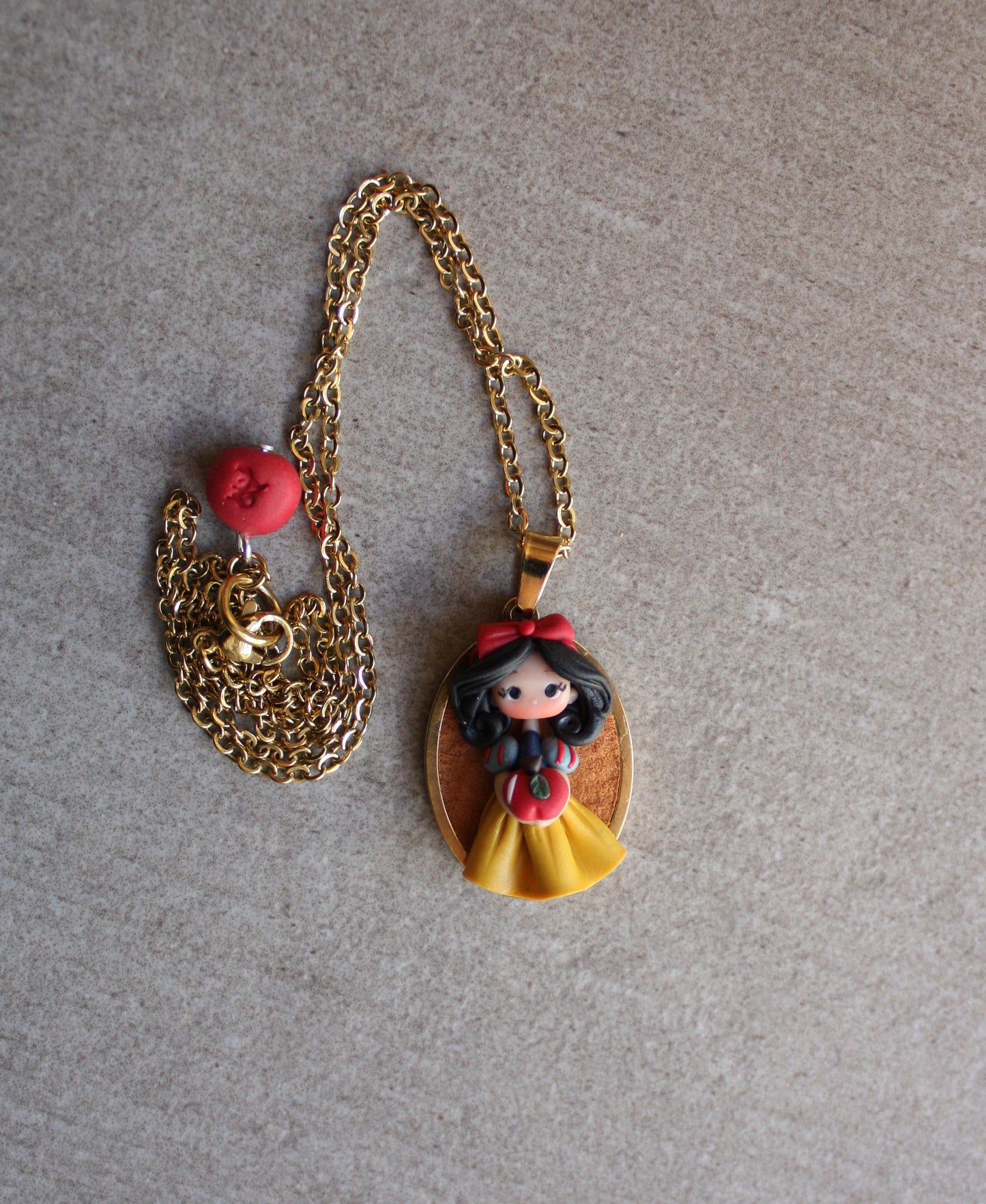 Gold stainless steel necklace with Snow White cameo III