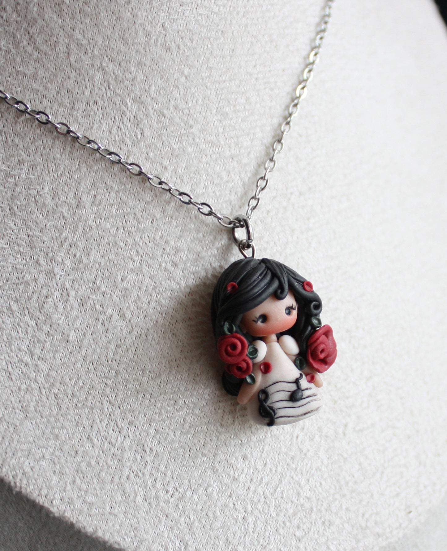 Music doll necklace II