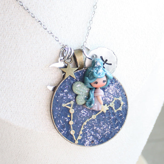 Collana Zodiacale Pesci – Fatina Costellazione e Simbolo Inciso