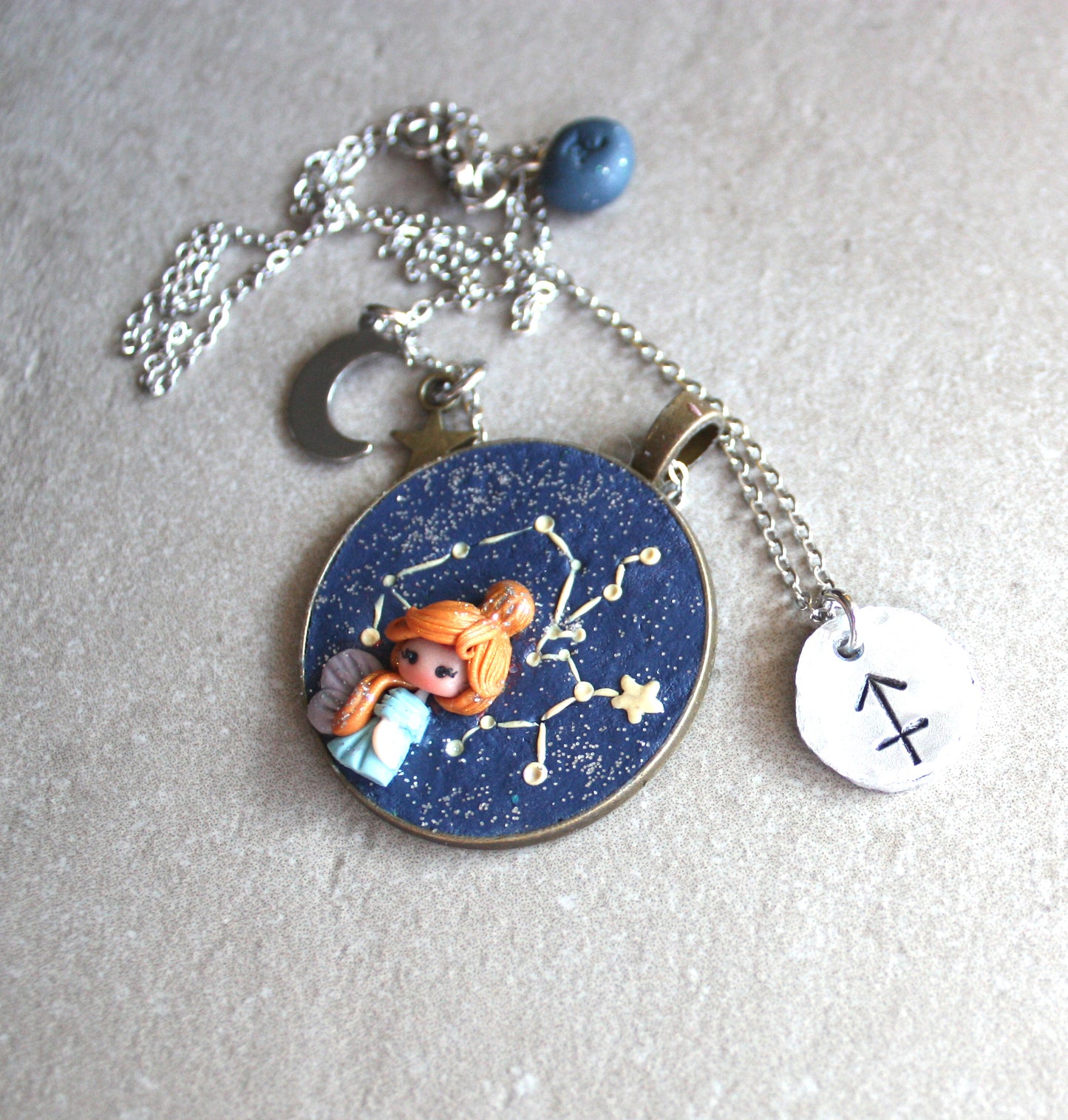 Collana Zodiacale Sagittario – Fatina Costellazione e Simbolo Inciso