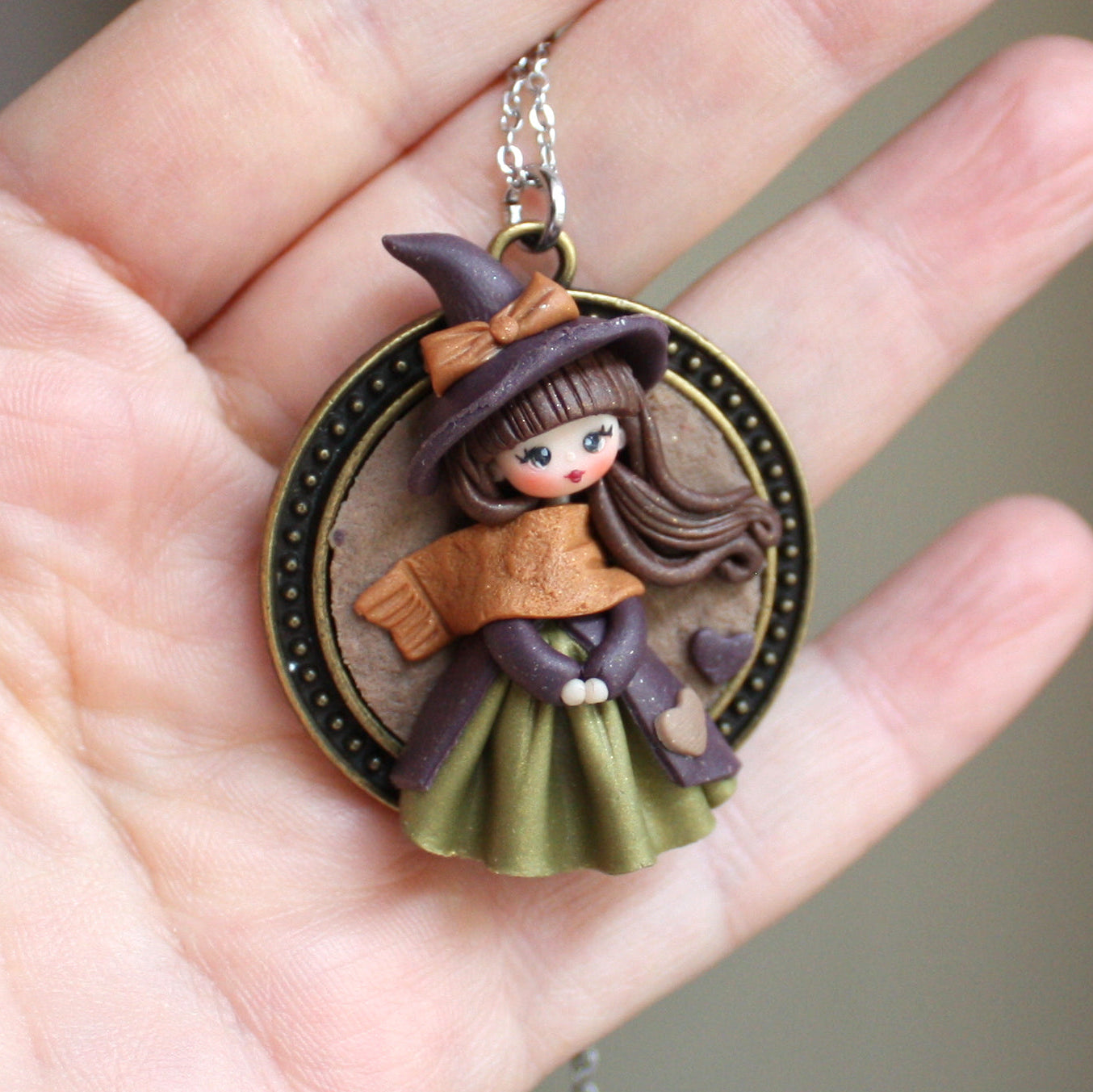 Collana in acciaio inox con piccola streghetta in fimo X