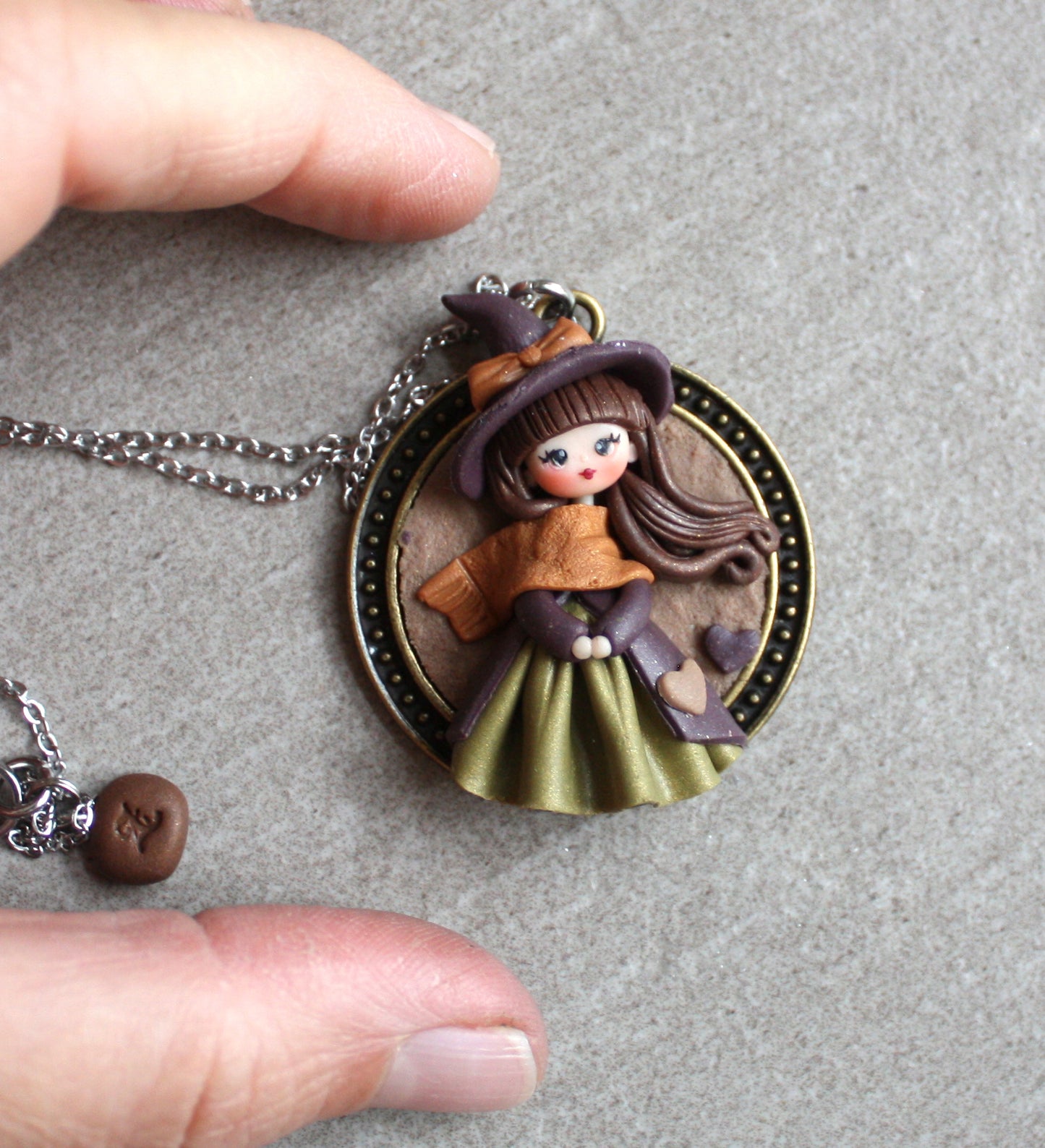 Collana in acciaio inox con piccola streghetta in fimo X