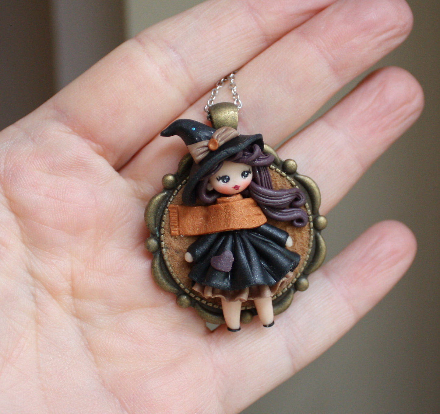 Collana in acciaio inox con piccola streghetta in fimo II