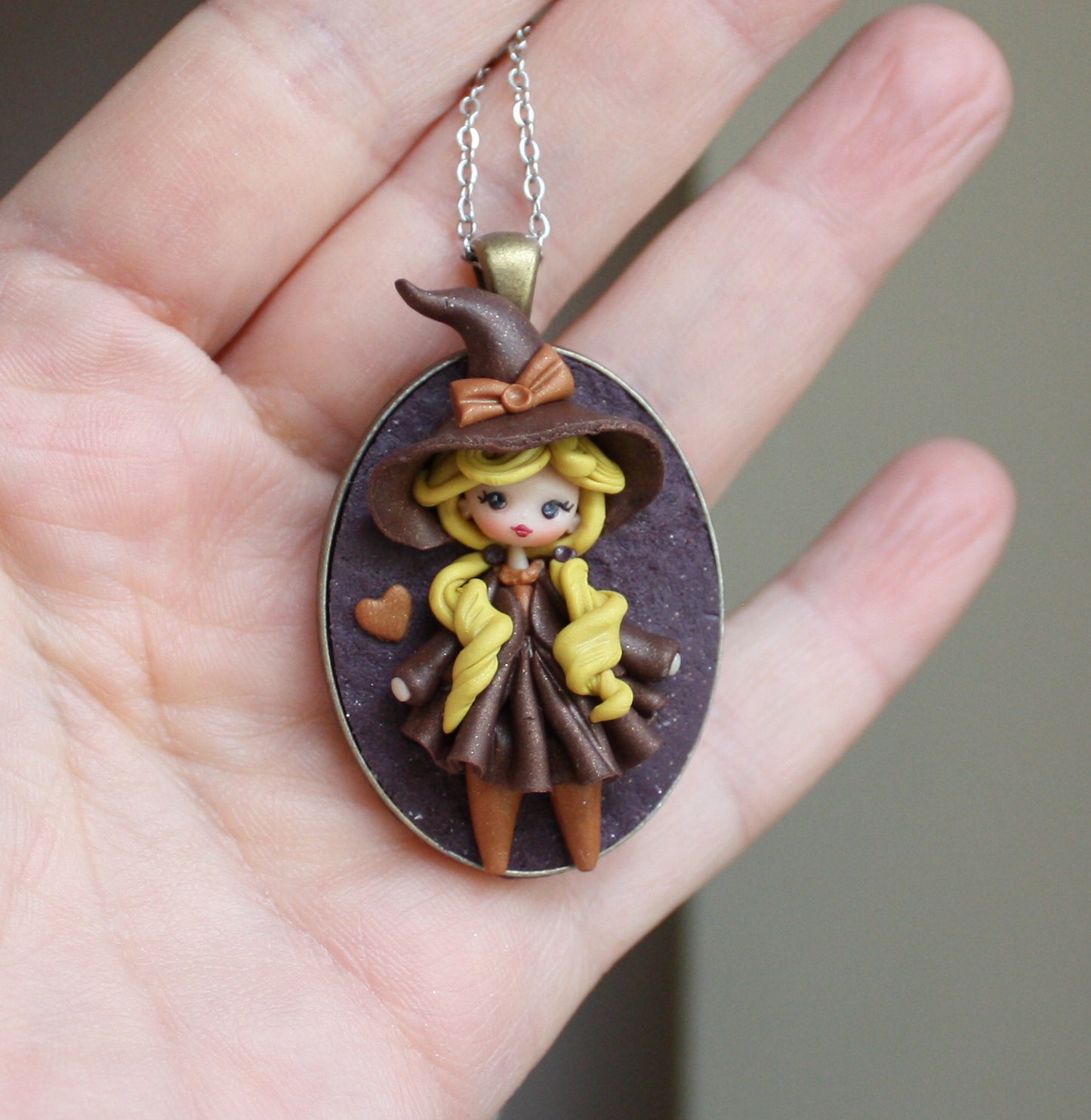 Collana in acciaio inox con piccola streghetta in fimo III