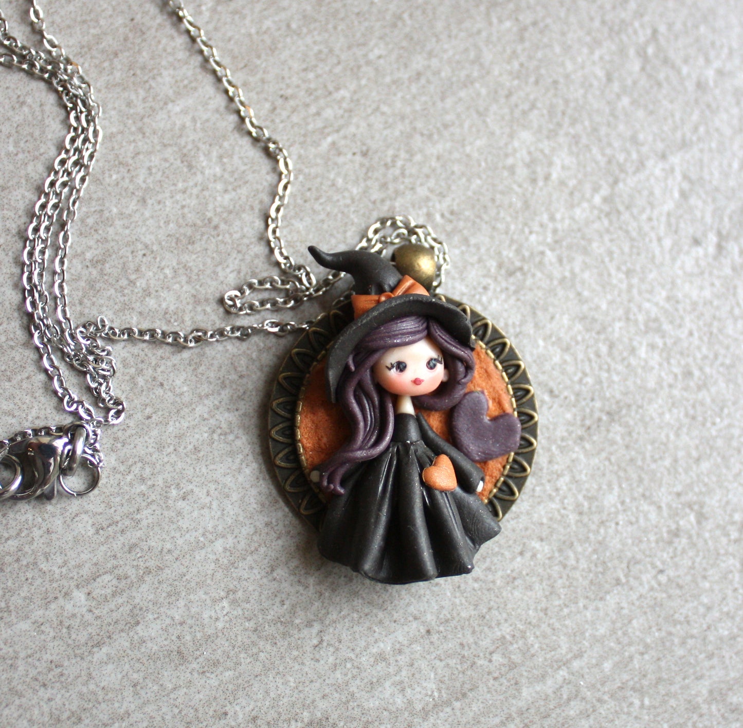 Collana in acciaio inox con piccola streghetta in fimo V